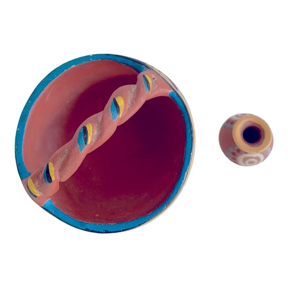 Native Style Pottery - Picture 3 of 4